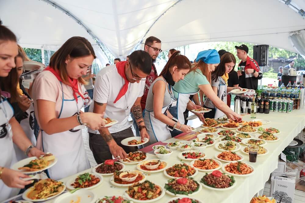 🍽️ Кулинарный Тимбилдинг: как объединить команду через совместное изготовление